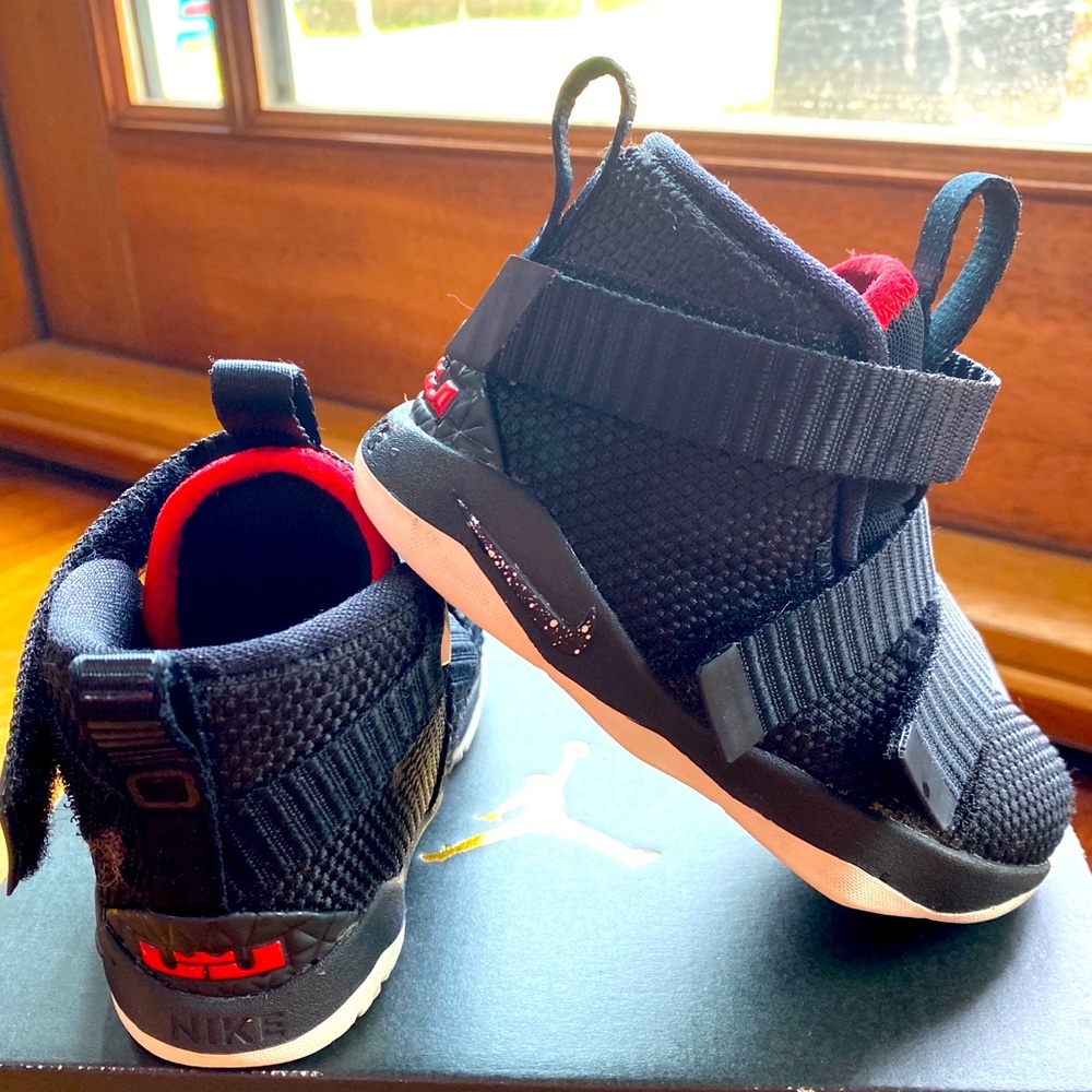 Nike LeBron Soldier TD Kids Shoes